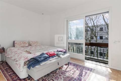 Apartamento T2 com 3 Varandas  - 2ª Linha de Mar na Foz do Douro