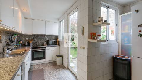 Moradia T3 na Foz Velha com logradouro 78 m2