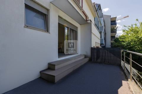 Moradia T4 Triplex |  Traça Típica Portuguesa com Jardim no Bonfim