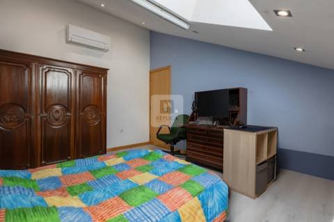 Moradia T4 Triplex |  Traça Típica Portuguesa com Jardim no Bonfim