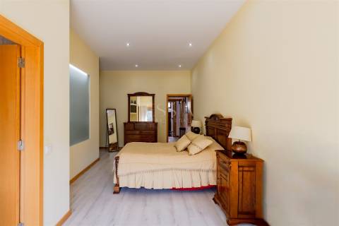 Moradia T4 com Jardim no Bonfim, Porto
