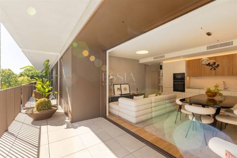 Apartamento T2 com Varanda 12m2 Vistas Rio e Mar nos Jardins D`Arrábida em Vila Nova de Gaia