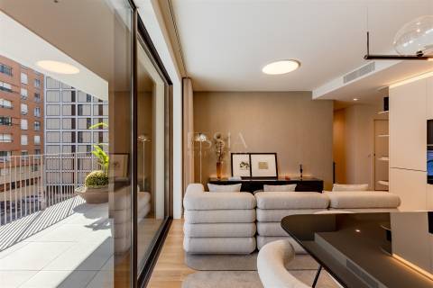 Apartamento T2 com Varanda 12m2 Vistas Rio e Mar nos Jardins D`Arrábida em Vila Nova de Gaia