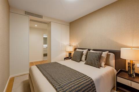 Apartamento T2 com Varanda 12m2 Vistas Rio e Mar nos Jardins D`Arrábida em Vila Nova de Gaia