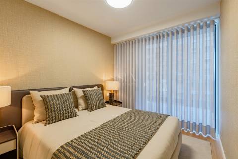 Apartamento T2 com Varanda 12m2 Vistas Rio e Mar nos Jardins D`Arrábida em Vila Nova de Gaia