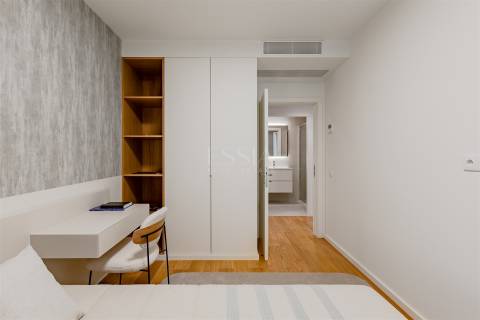Apartamento T2 com Varanda 12m2 Vistas Rio e Mar nos Jardins D`Arrábida em Vila Nova de Gaia