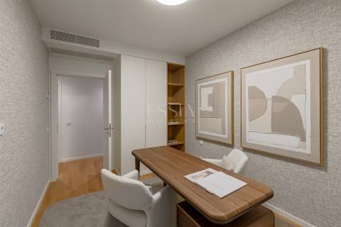 Apartamento T2 com Varanda 12m2 Vistas Rio e Mar nos Jardins D`Arrábida em Vila Nova de Gaia