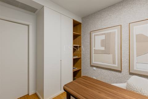 Apartamento T2 com Varanda 12m2 Vistas Rio e Mar nos Jardins D`Arrábida em Vila Nova de Gaia