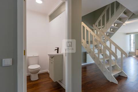 Apartamento T3 Duplex na Foz do Douro com 2 Varandas e Estacionamento