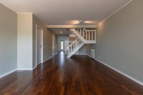 Apartamento T3 Duplex na Foz do Douro com 2 Varandas e Estacionamento