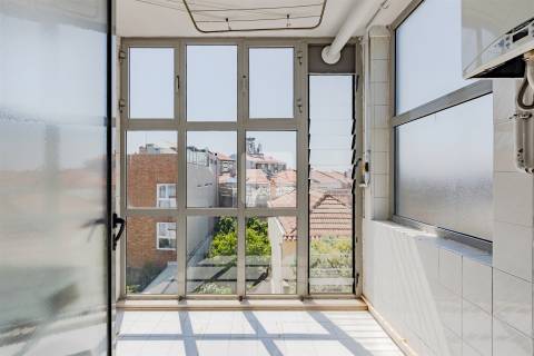 Apartamento T3 Duplex na Foz do Douro com 2 Varandas e Estacionamento