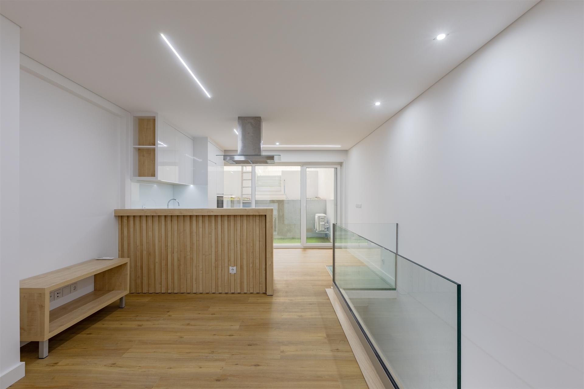Estúdio/Apartamento TO Dúplex com Varanda/Jardim Privativo de 12.95m2 | Centro da Baixa do Porto