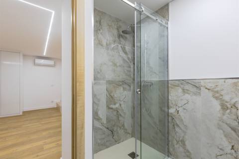 Estúdio/Apartamento TO Dúplex com Varanda/Jardim Privativo de 12.95m2 | Centro da Baixa do Porto