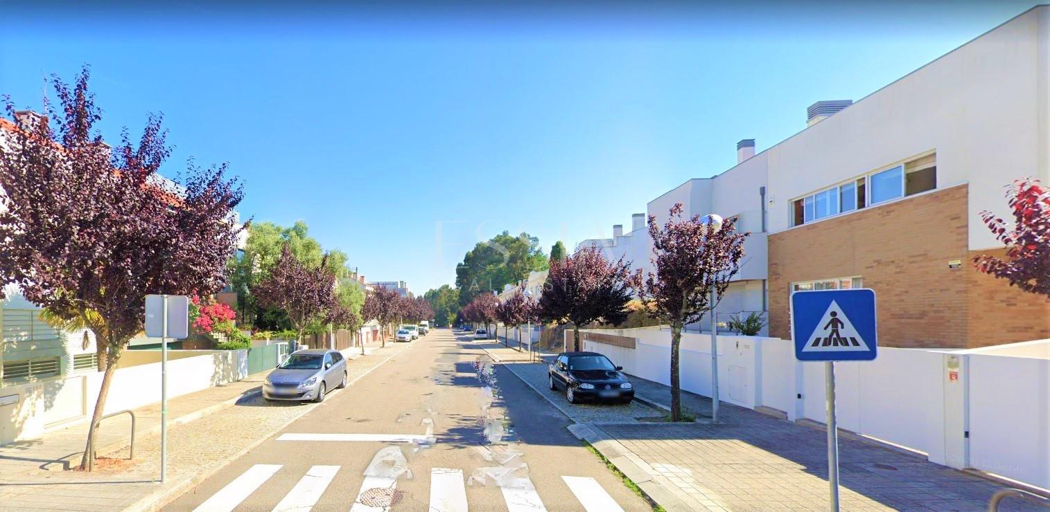Terreno | Construção de Moradia de 3 frentes em Matosinhos