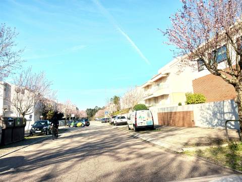Terreno | Construção de Moradia de 3 frentes em Matosinhos