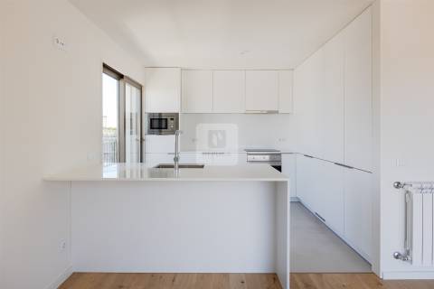 Apartamento T4 Duplex Novo | 2 terraços com 229 m2 na Alameda das Antas