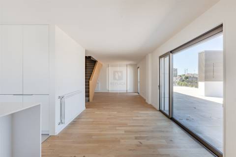 Apartamento T4 Duplex Novo | 2 terraços com 229 m2 na Alameda das Antas