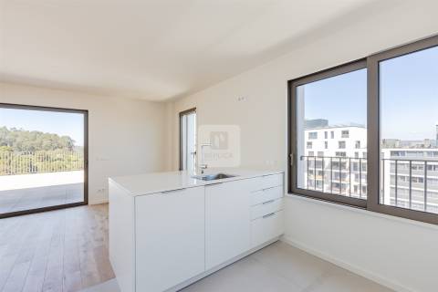 Apartamento T4 Duplex Novo | 2 terraços com 229 m2 na Alameda das Antas