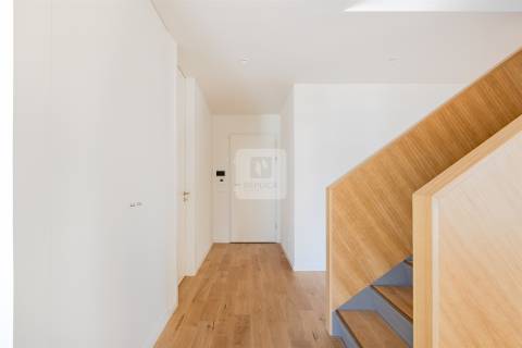 Apartamento T4 Duplex Novo | 2 terraços com 229 m2 na Alameda das Antas