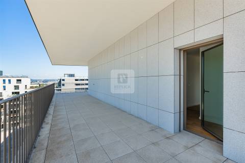 Apartamento T4 Duplex Novo | 2 terraços com 229 m2 na Alameda das Antas