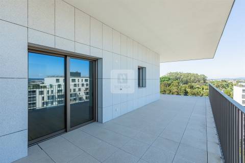 Apartamento T4 Duplex Novo | 2 terraços com 229 m2 na Alameda das Antas