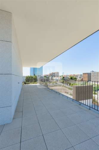 Apartamento T4 Duplex Novo | 2 terraços com 229 m2 na Alameda das Antas