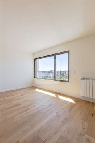 Apartamento T4 Duplex Novo | 2 terraços com 229 m2 na Alameda das Antas