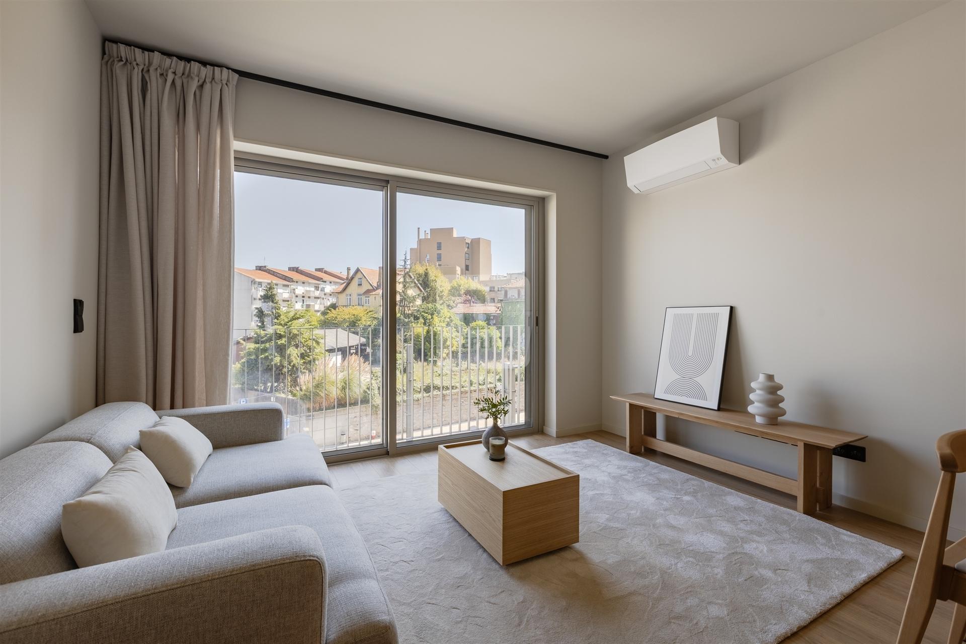 Apartamento T1 Novo com Varanda e Garagem em Gaia