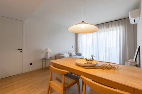 Apartamento T1 Novo com Varanda e Garagem em Gaia