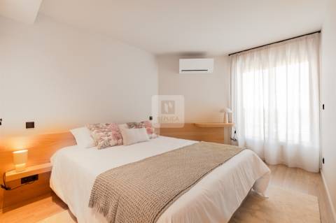 Apartamento T2 Novo com Vistas Rio Douro e Garagem