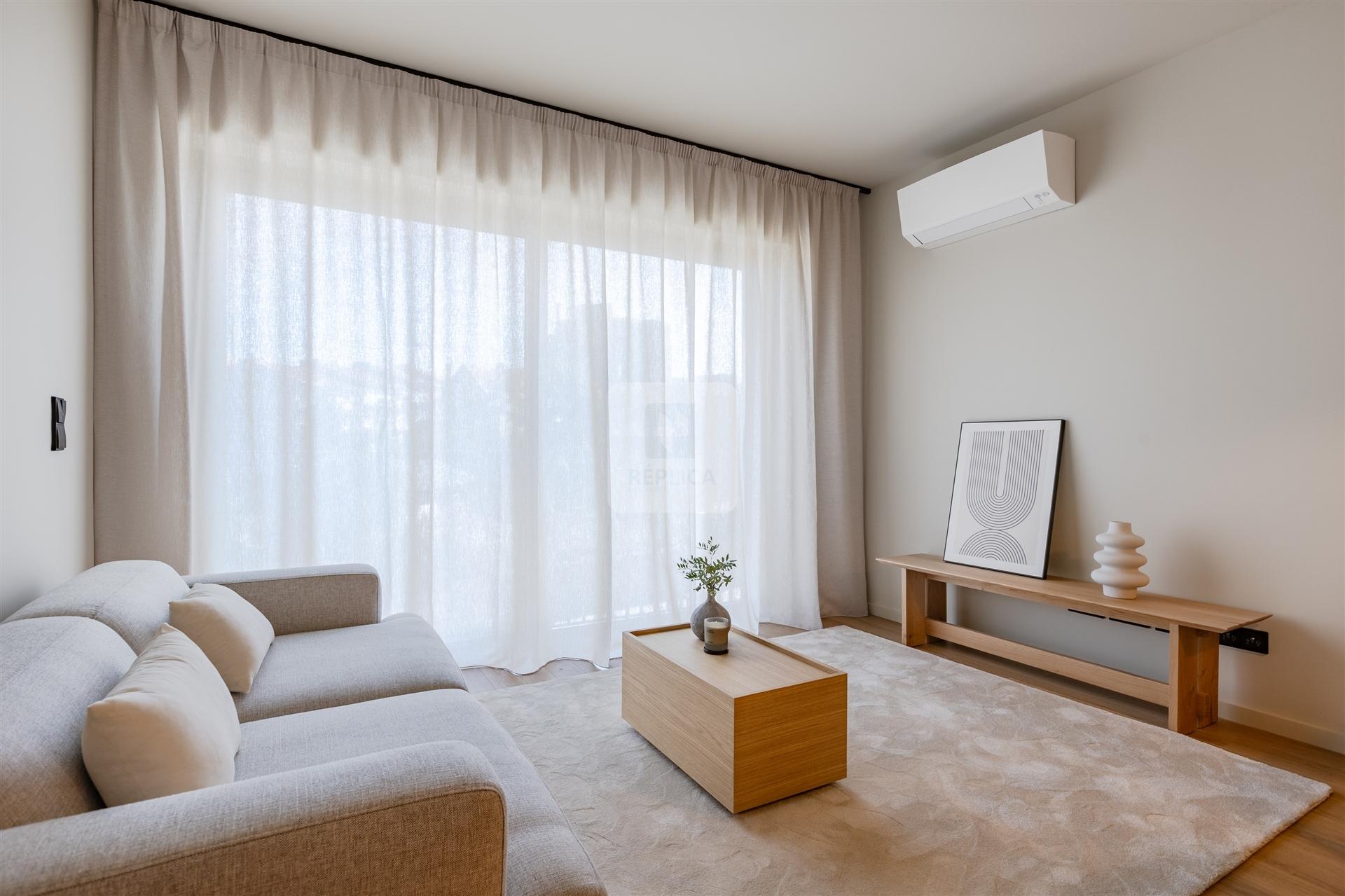 Apartamento T2 Novo com Varanda e Garagem no LYNQ