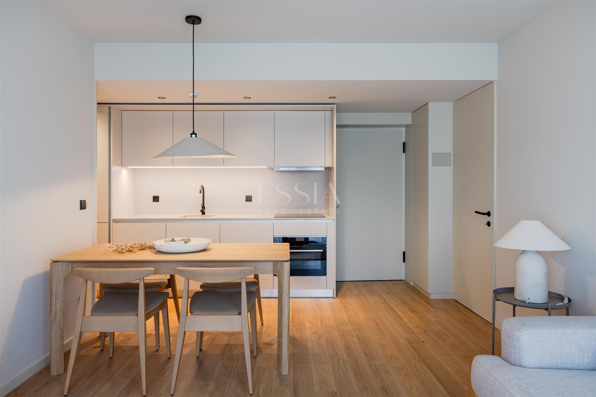 Apartamento T2 Novo com Varanda e Garagem no LYNQ