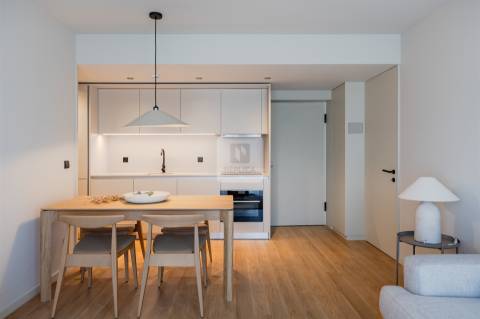 Apartamento T2 Novo com Vistas Rio Douro e Garagem