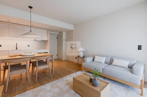 Apartamento T2 Novo com Vistas Rio Douro e Garagem