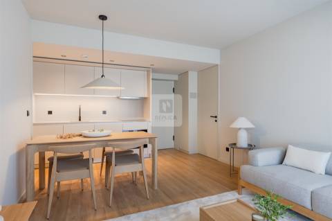 Apartamento T2 Novo com Vistas Rio Douro e Garagem