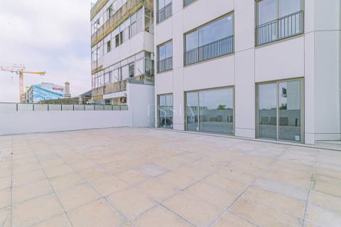 Apartamento T2 Novo com Terraço e Vista Rio Douro