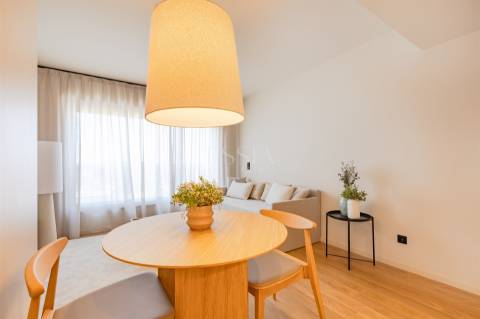 Apartamento T2 Novo com Terraço e Vista Rio Douro