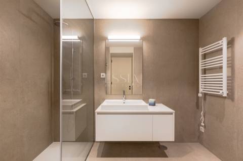 Apartamento T2 Novo com Terraço e Vista Rio Douro