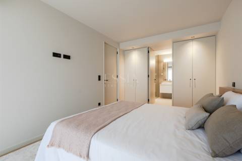 Apartamento T2 Novo com Terraço e Vista Rio Douro