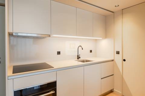 Apartamento T1 Novo com Vistas Rio Douro no LYNQ