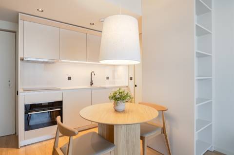 Apartamento T1 Novo com Vistas Rio Douro no LYNQ