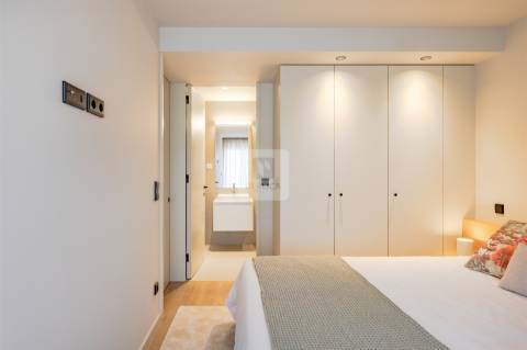 Apartamento T1 Novo com Vistas Rio Douro no LYNQ