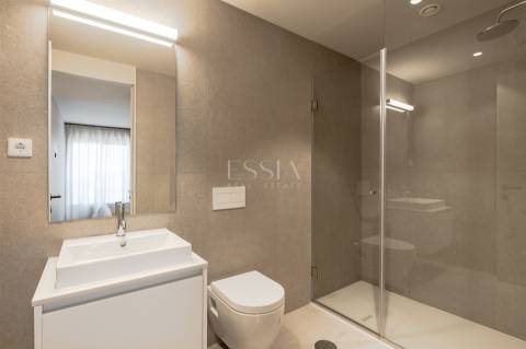 Apartamento T1 Novo com Vistas Rio Douro no LYNQ