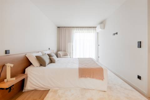 Apartamento T1 Novo com Varanda e Vistas Rio Douro