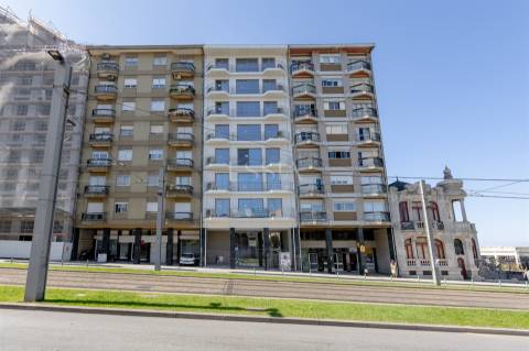 Apartamento T1 Novo com Varanda e Garagem no LYNQ, próximo da Câmara de Gaia