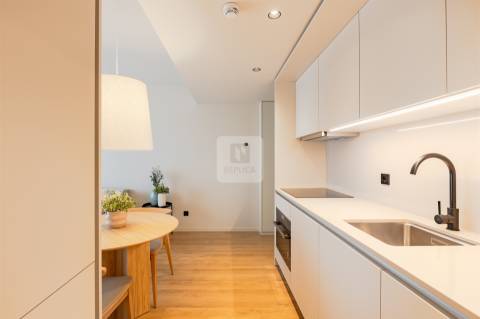 Apartamento T1 Novo no LYNQ com Vistas Rio Douro em Gaia