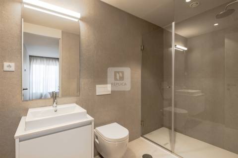 Apartamento T1 Novo no LYNQ com Vistas Rio Douro em Gaia