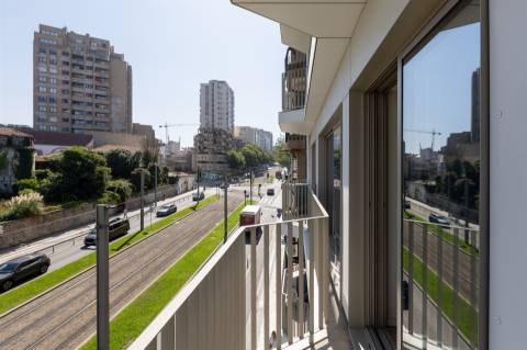 Apartamento T1 Novo com Varanda em Vila Nova de Gaia