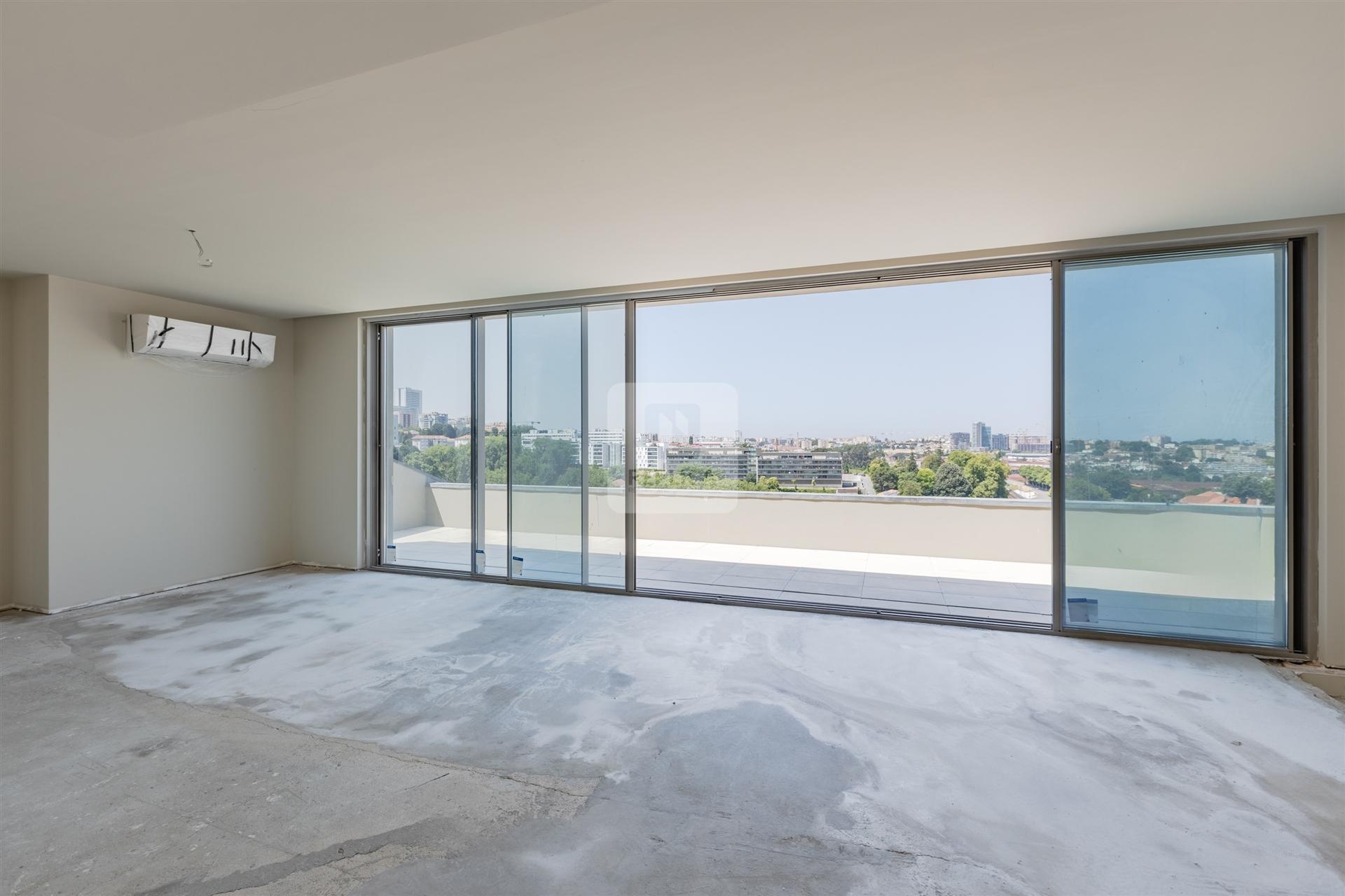 Penthouse T3 Duplex comTerraços e Vista Rio Douro