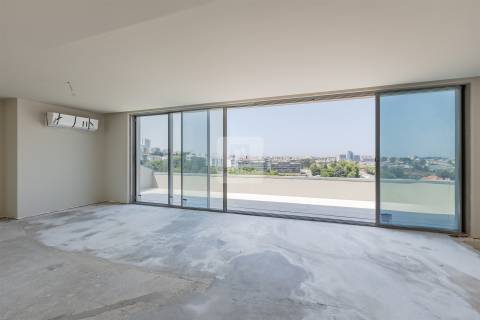 Penthouse T3 Duplex comTerraços e Vista Rio Douro